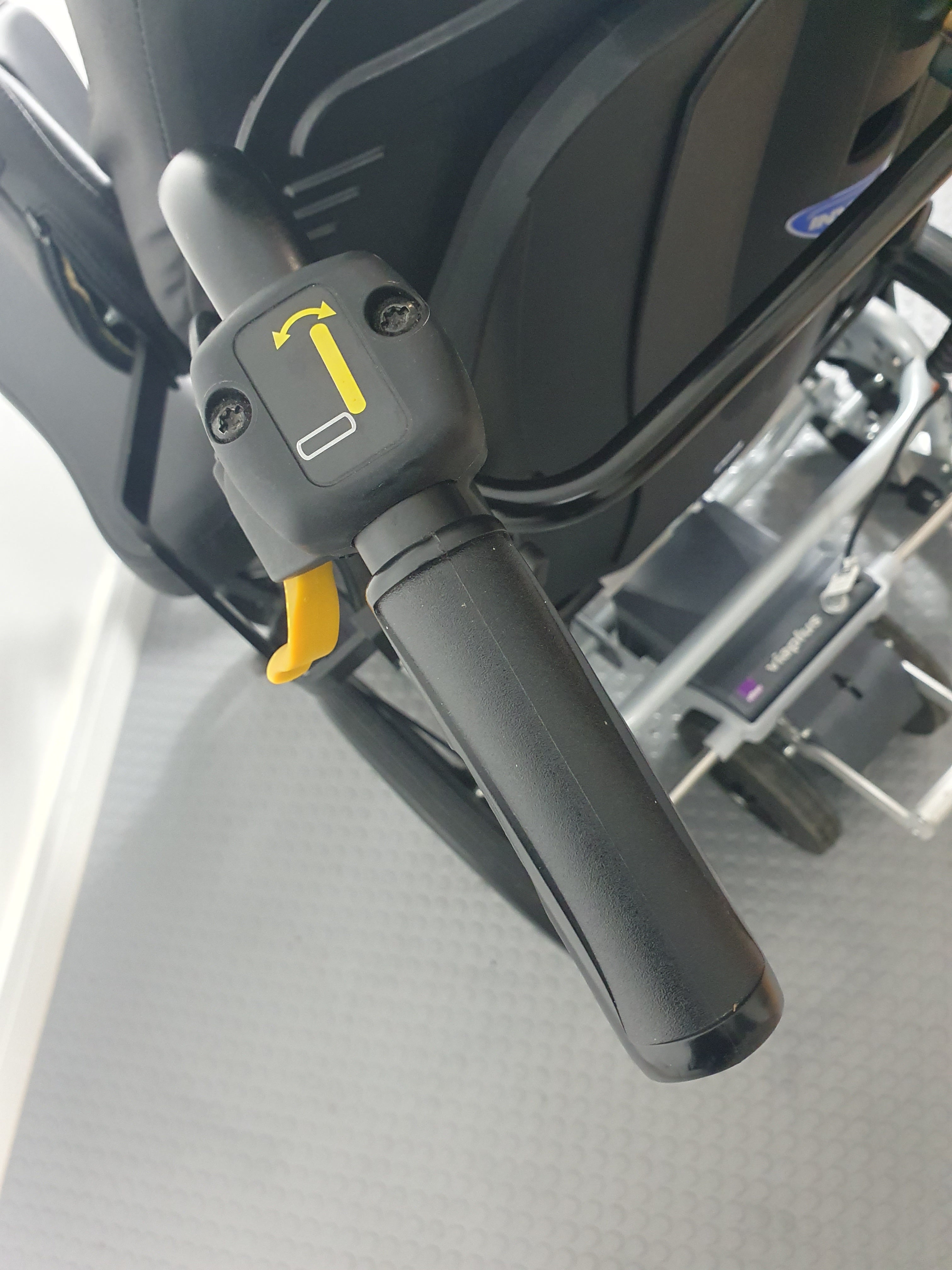 Rea Azalea Assist Wheelchair