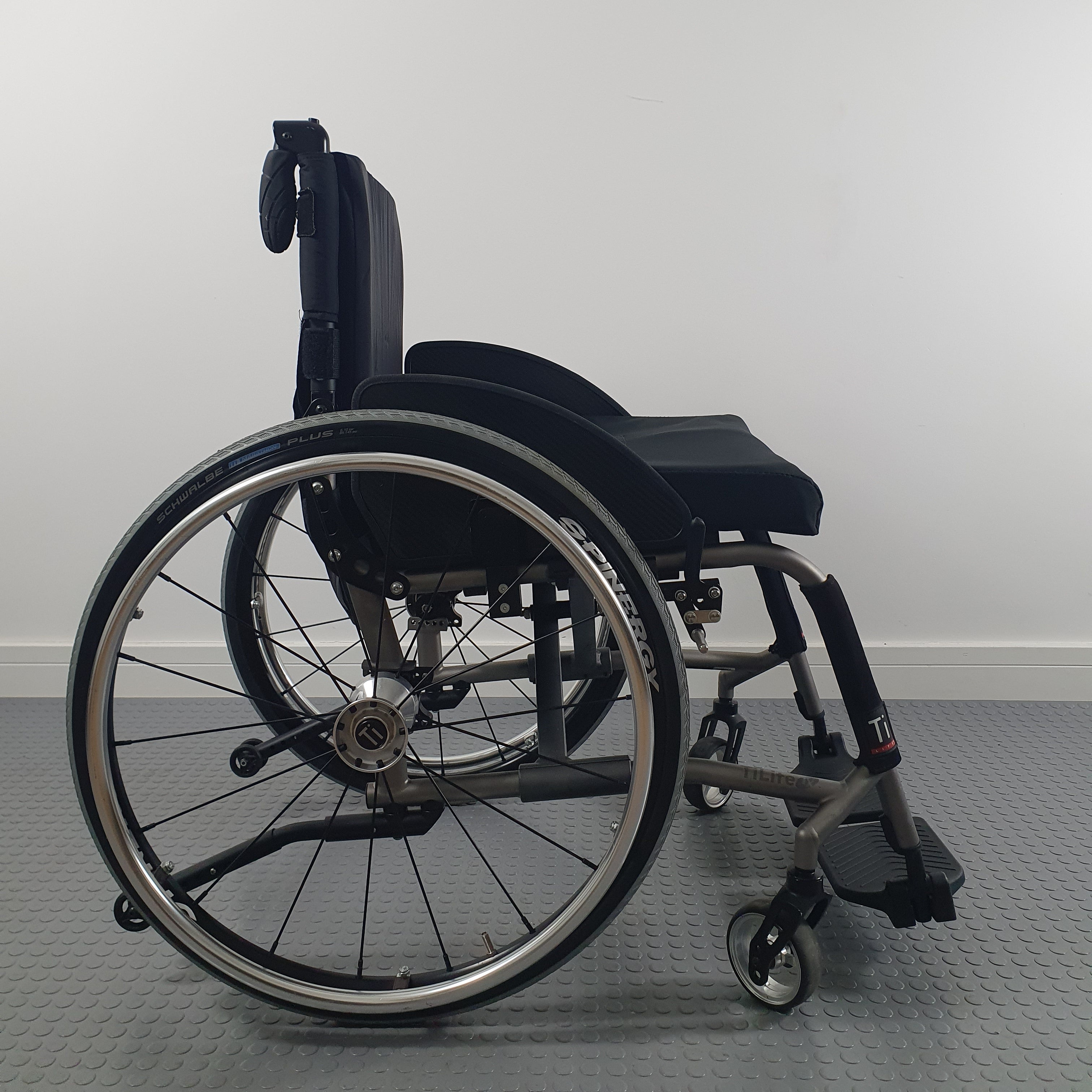 T-Light Manual Wheelchair