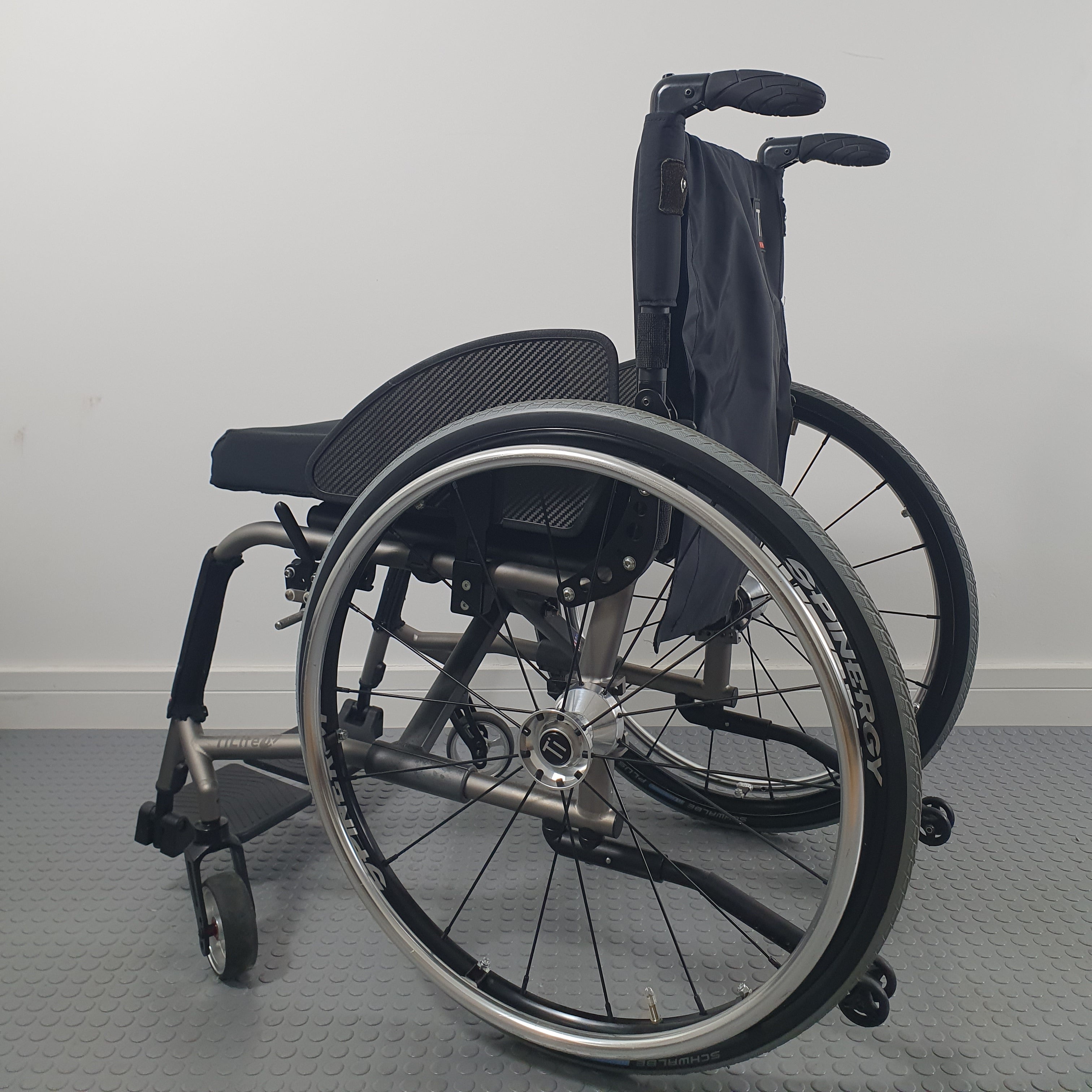 T-Light Manual Wheelchair