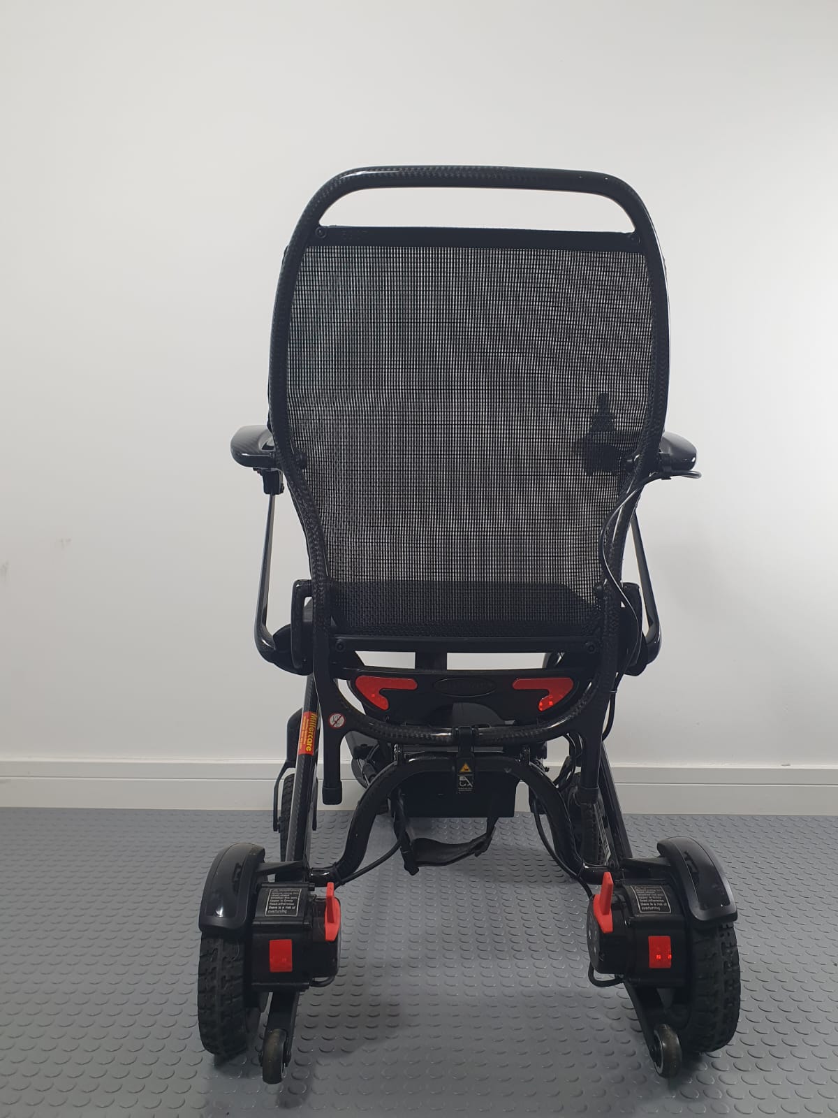 SUNRISE QUICKIE Q50 R CARBON – ULTRA-LIGHT FOLDING POWERCHAIR