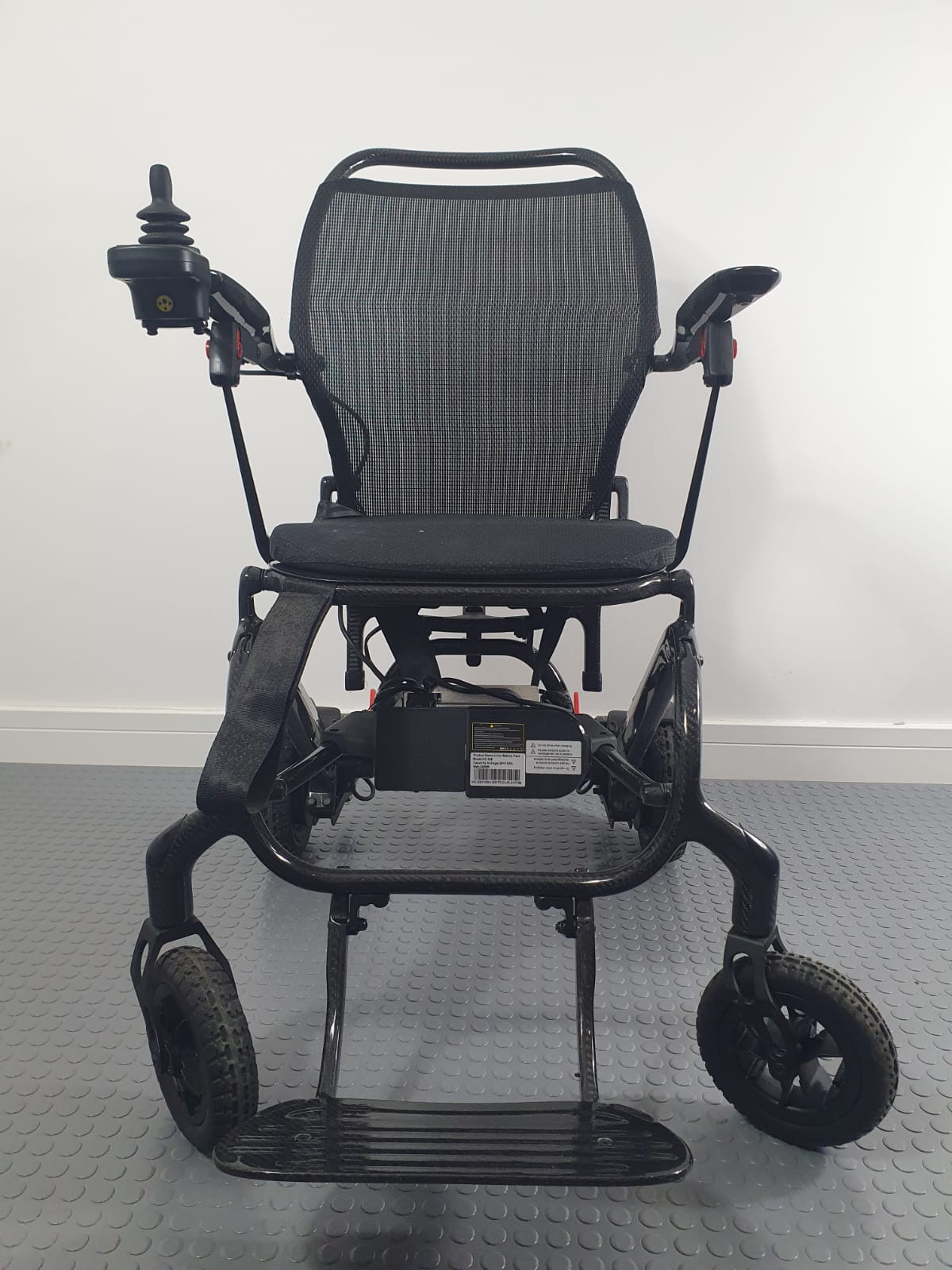SUNRISE QUICKIE Q50 R CARBON – ULTRA-LIGHT FOLDING POWERCHAIR