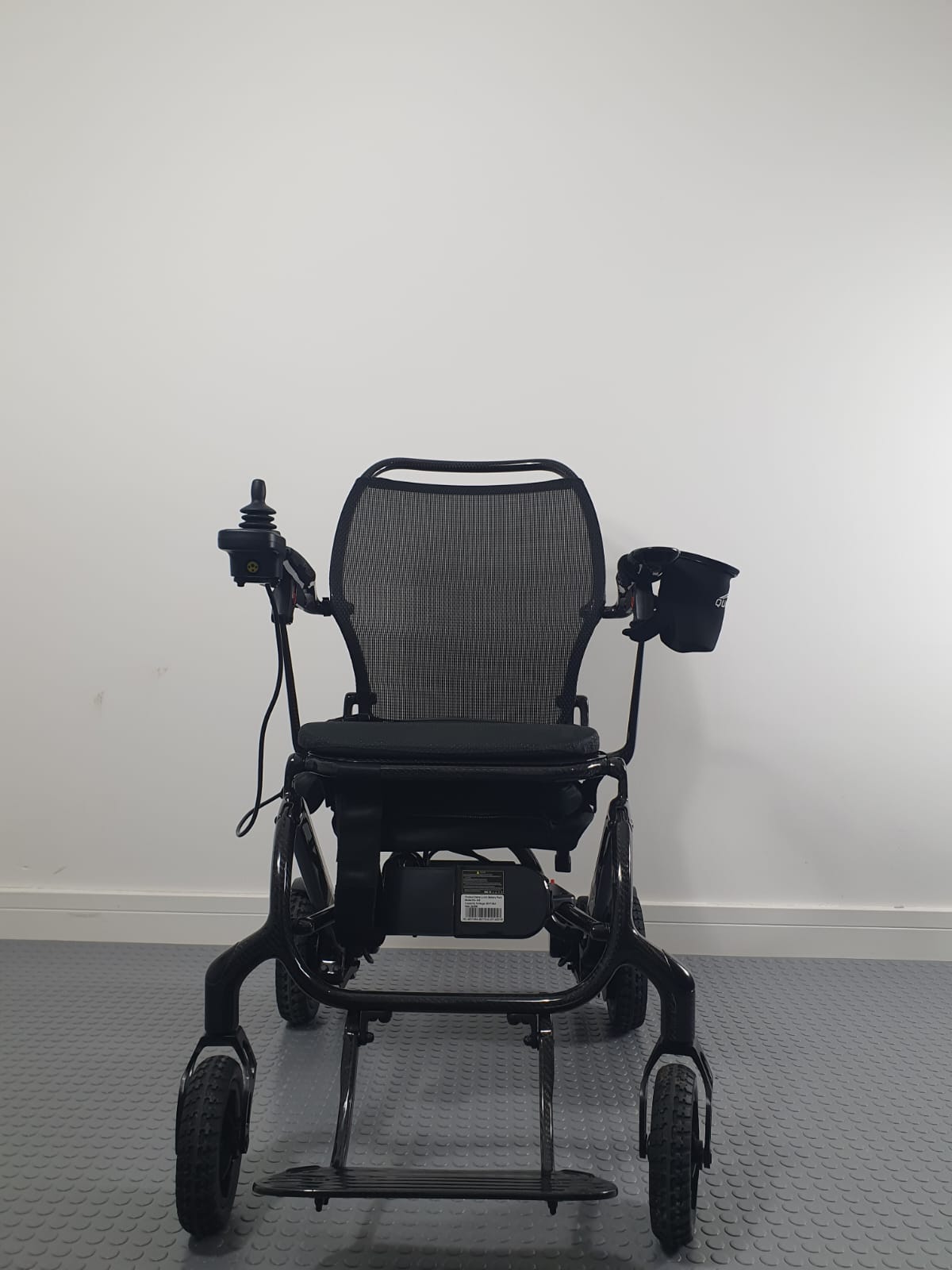 SUNRISE QUICKIE Q50 R CARBON – ULTRA-LIGHT FOLDING POWERCHAIR