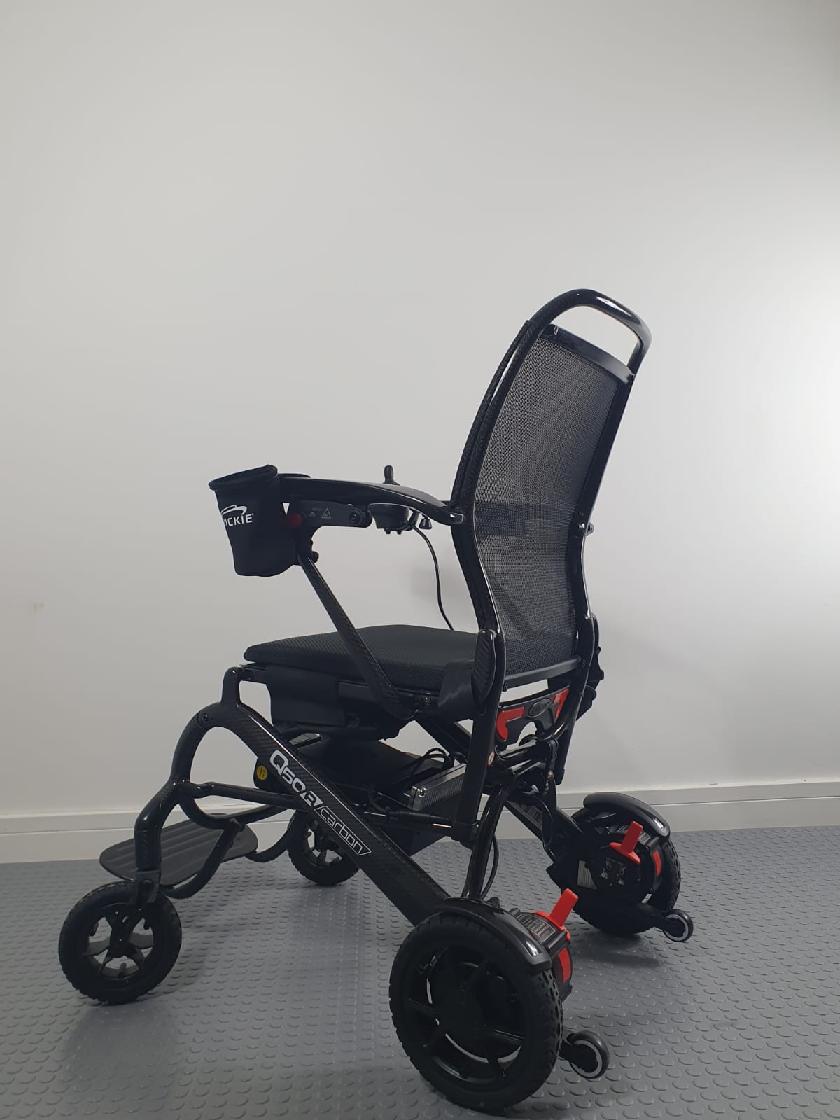 SUNRISE QUICKIE Q50 R CARBON – ULTRA-LIGHT FOLDING POWERCHAIR