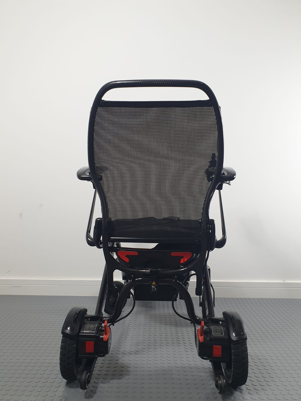 SUNRISE QUICKIE Q50 R CARBON – ULTRA-LIGHT FOLDING POWERCHAIR