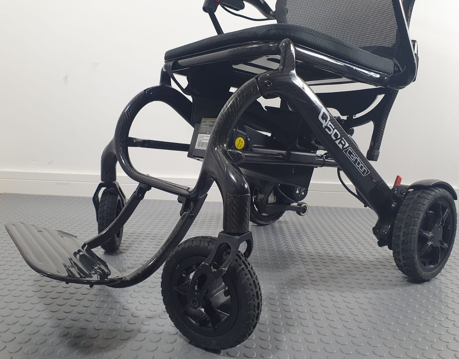SUNRISE QUICKIE Q50 R CARBON – ULTRA-LIGHT FOLDING POWERCHAIR