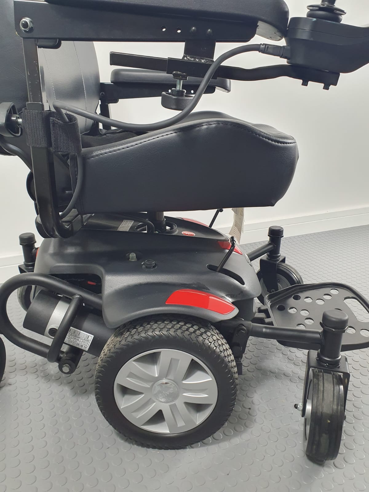 DRIVE Titan AXS Powerchair