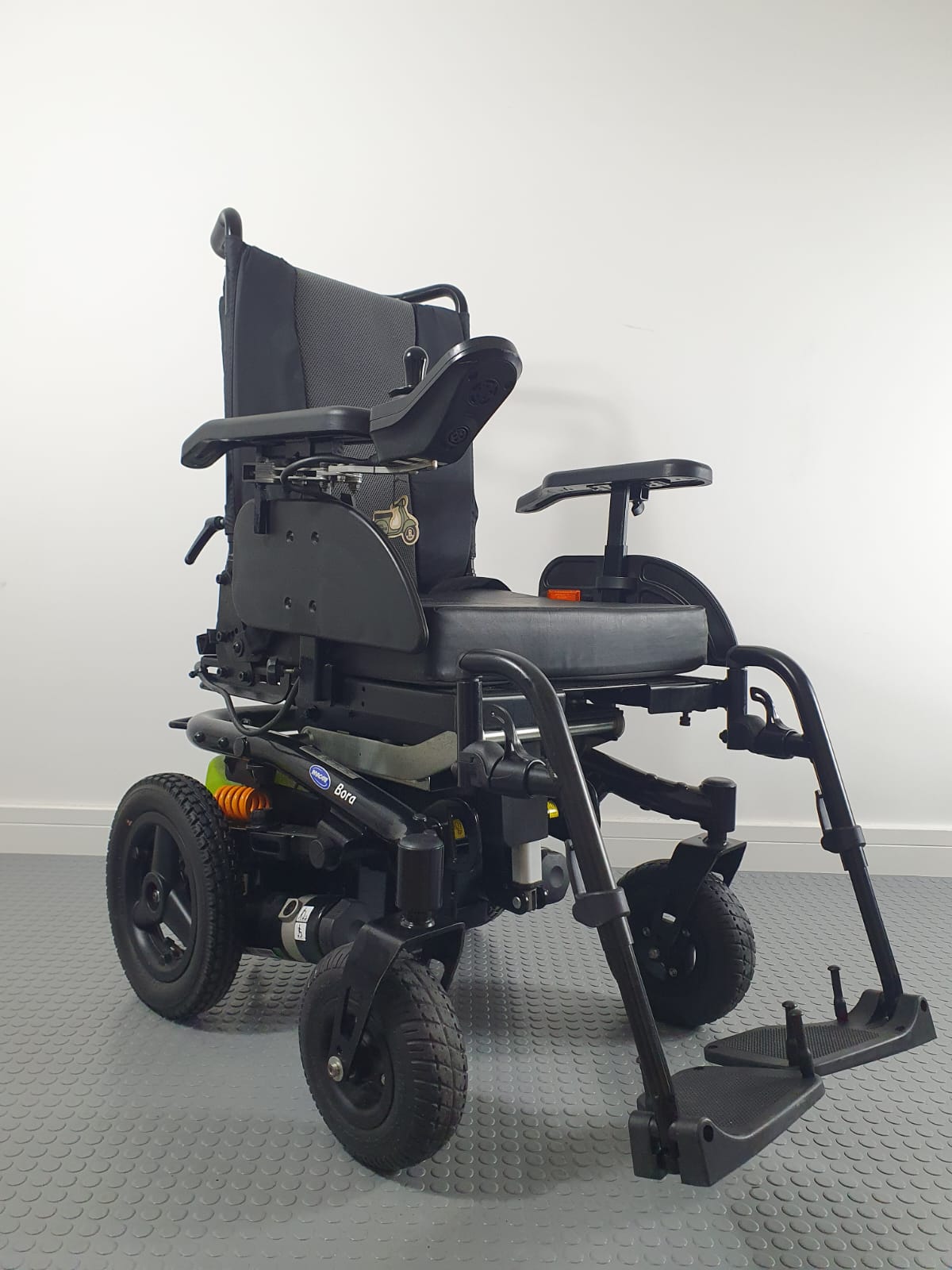 INVACRE BORA WHEELCHAIR
