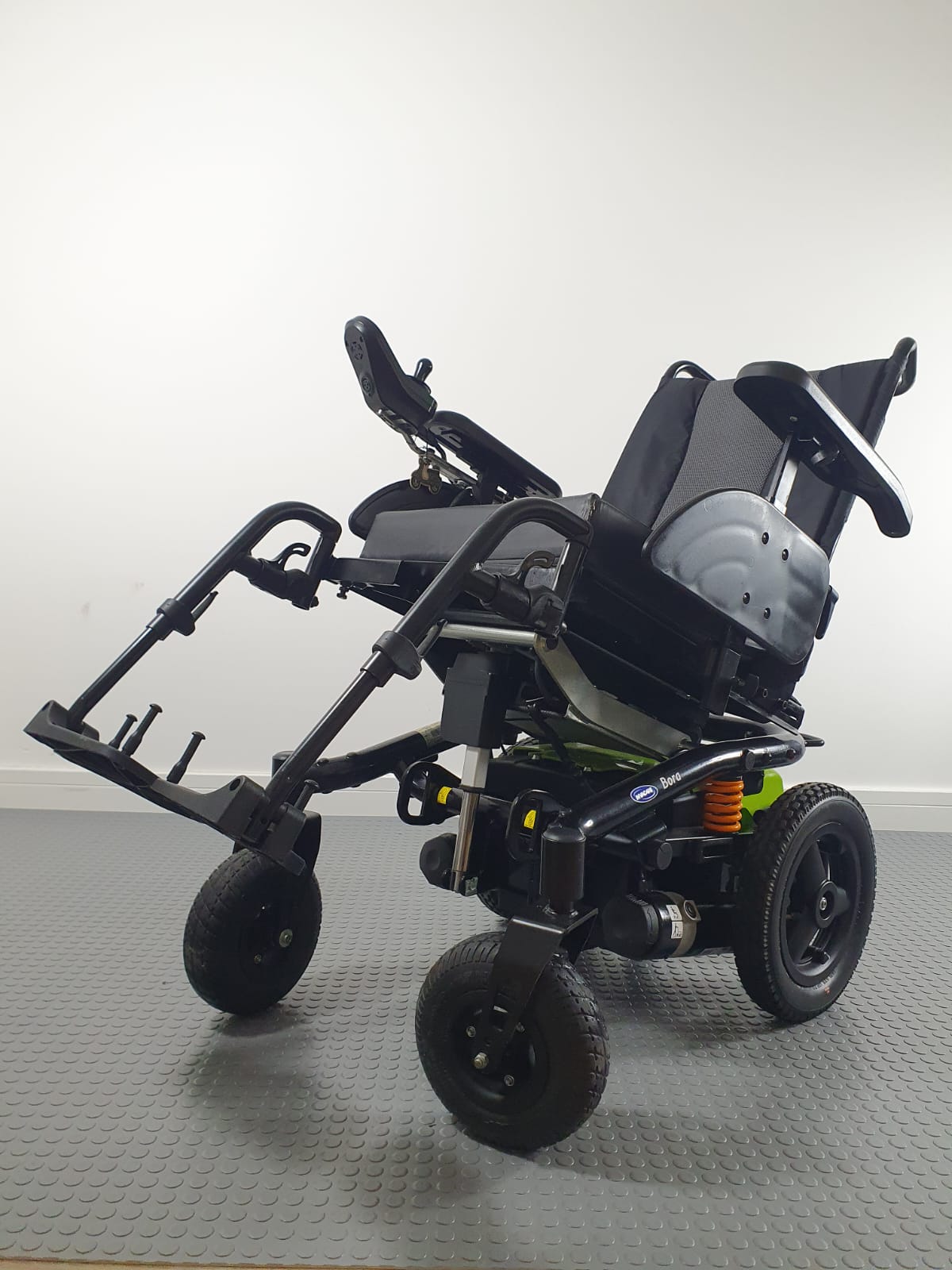 INVACRE BORA WHEELCHAIR