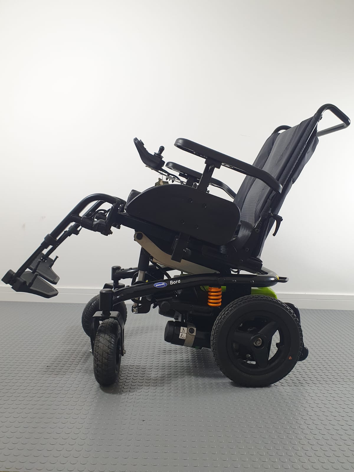 INVACRE BORA WHEELCHAIR