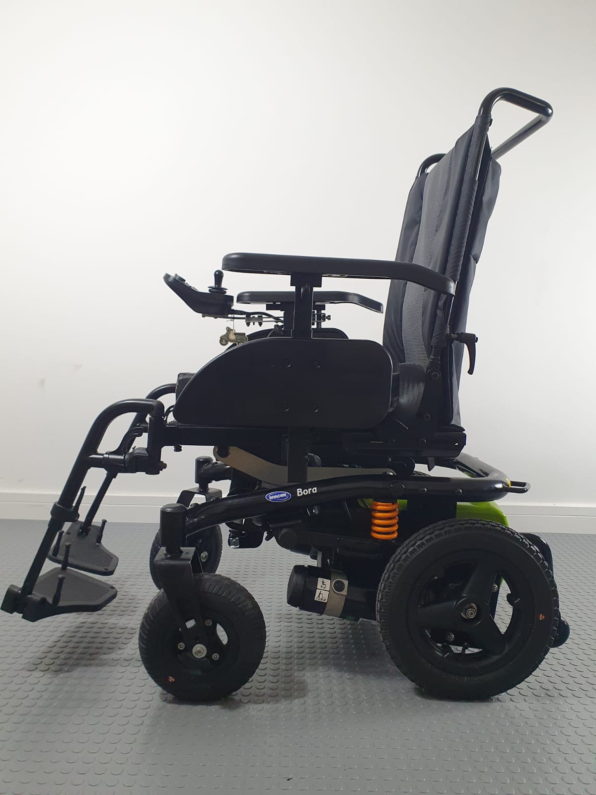 INVACRE BORA WHEELCHAIR